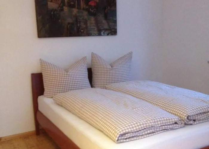 Remise - Schmidsfelden 12 - 88299 *